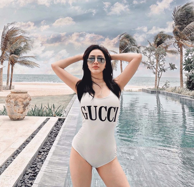Lan Ngọc diện váy trắng bó sát, Bảo Thy khoe dáng với đồ bơi Gucci-6