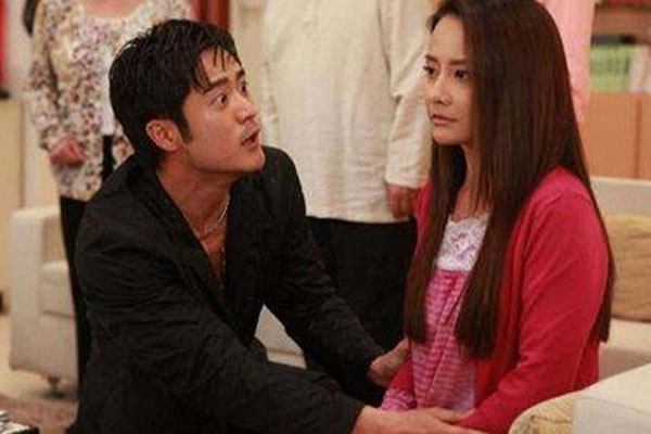 Nửa đêm nghe tiếng lạch cạch ở cửa, tôi nghi ngờ trộm lẻn vào nhà nhưng khi bật đèn lên thì tôi giật mình vì người đứng trước mặt với bộ dạng choáng váng-2