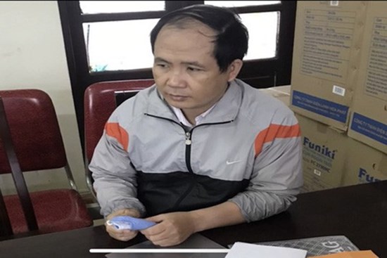 Bắt giam Phó Hiệu trưởng làm giả bằng tốt nghiệp THPT