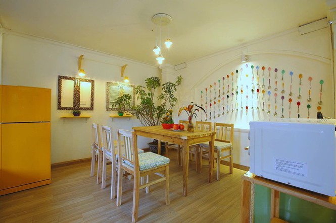 Cô gái trẻ biến tầng thượng xấu xí thành căn penhouse tuyệt đẹp-8