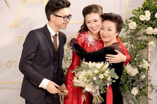 Mối quan hệ của Á hậu Tú Anh với gia đình nhà chồng