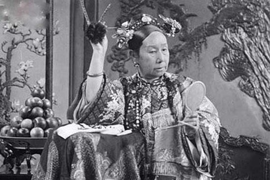 Vén màn bí ẩn chuyện Từ Hi Thái Hậu uống sữa người gần nửa thế kỷ và kết cục thê thảm của những 