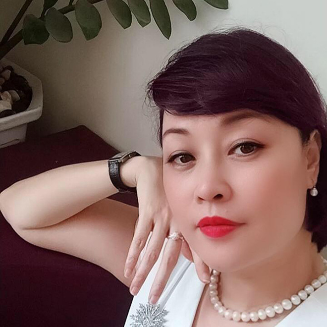 Chị gái ruột từng lọt Top 10 Hoa hậu Việt Nam của danh hài Vân Dung giờ ra sao?-3
