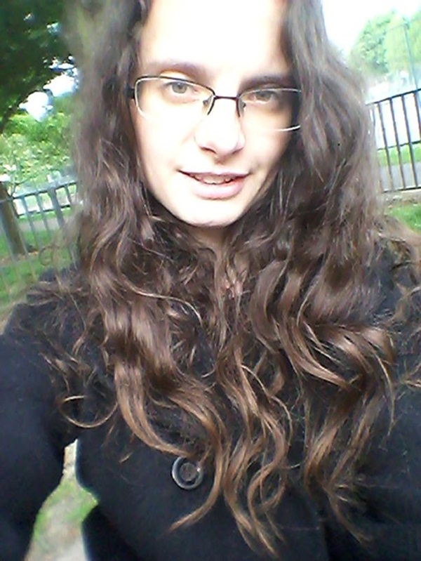 Cô gái trẻ mừng rỡ khi được nhận vào làm cho gia đình giàu có trước khi nhận ra đó là địa ngục và bức ảnh cuối đời gây ám ảnh-1