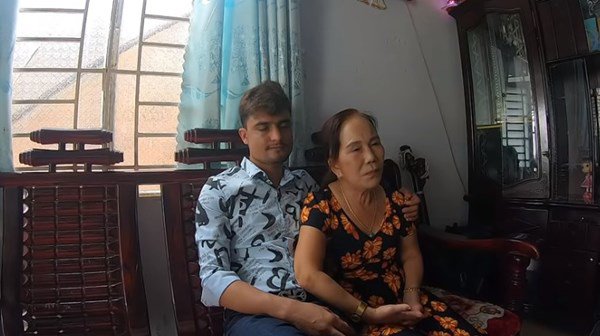 Cô dâu 65 tuổi kết hôn với chồng ngoại quốc 24 tuổi: Thổ lộ nhu cầu chăn gối bất ngờ-1