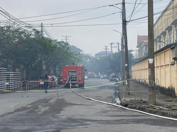 Hà Nội: Cháy lớn công ty thuốc thú y, 3 người tử vong-2