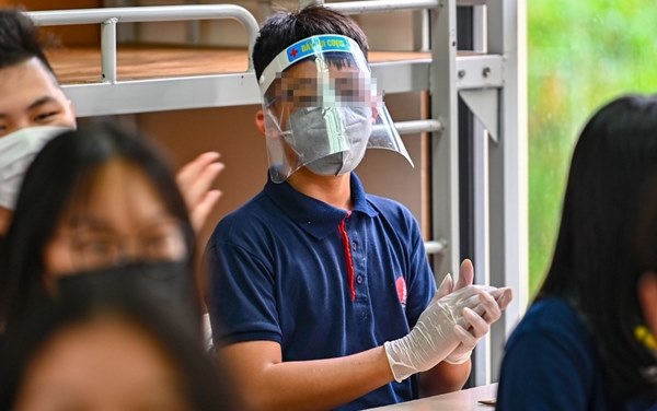 Mối nguy hiểm khi bắt học sinh đeo khẩu trang trong giờ ngủ trưa-2