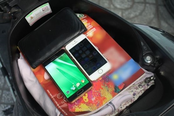 Ngày nắng nóng đỉnh điểm, tuyệt đối đừng để 8 đồ vật này vào xe hơi, cốp xe máy, sẽ hư hại thậm chí dễ nổ như bom-4