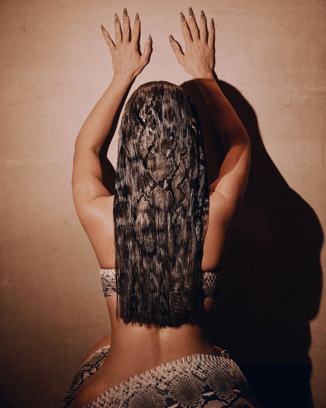 Kim Kardashian khoe ảnh tóc da rắn, hút 3 triệu like-1