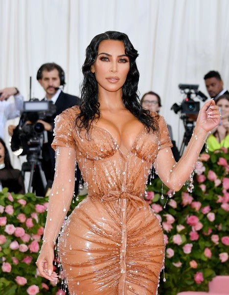 Kim Kardashian khoe ảnh tóc da rắn, hút 3 triệu like-2