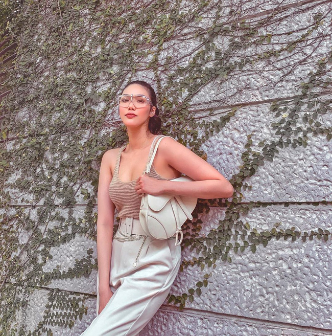 Chiêm ngưỡng 11 outfit đẹp quá mức quy định của mỹ nhân Việt, bạn sẽ muốn quẩy đồ trắng tới bến trong Hè này-5