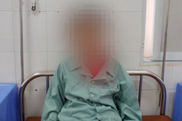 Bị đau lưng, người đàn ông đi khám mới biết mình có tới 3 quả thận-2