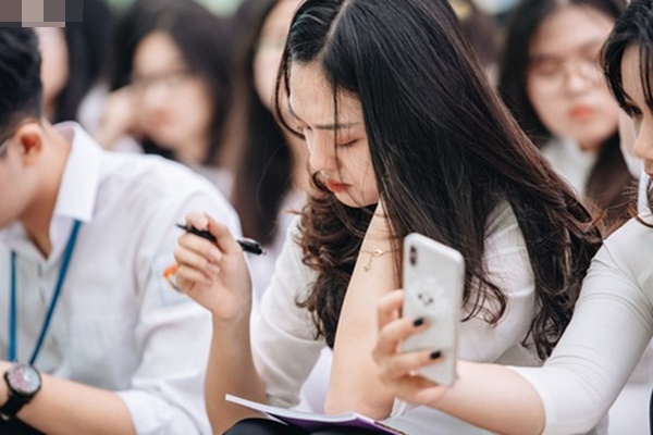 Đề thi tham khảo kỳ thi tốt nghiệp THPT Quốc gia 2020 môn Ngữ Văn-2