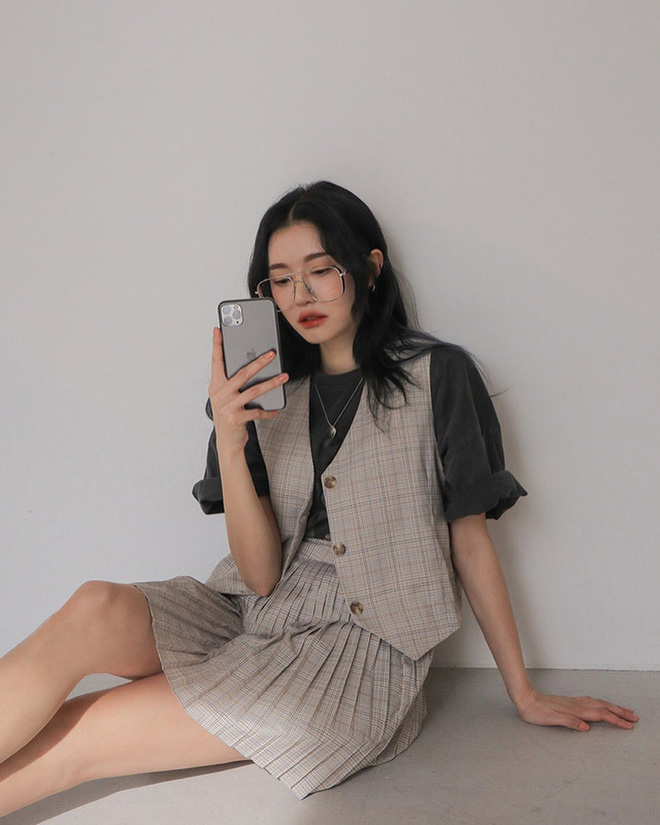 Kiểu gì thì hè này chị em cũng nên sắm 5 mẫu chân váy sau để diện lên là được khen xinh xẻo-1