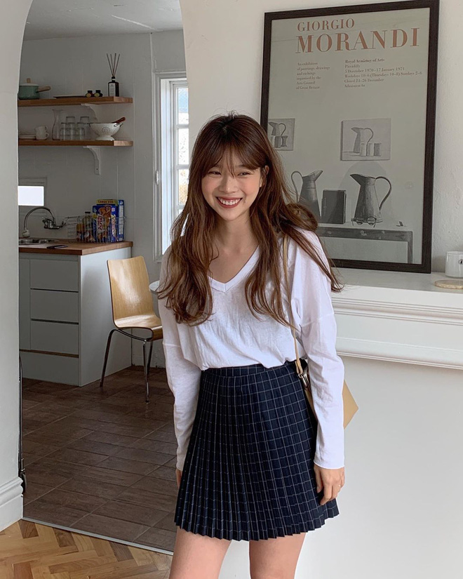 Kiểu gì thì hè này chị em cũng nên sắm 5 mẫu chân váy sau để diện lên là được khen xinh xẻo-3