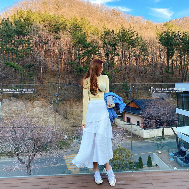 Kiểu gì thì hè này chị em cũng nên sắm 5 mẫu chân váy sau để diện lên là được khen xinh xẻo-16