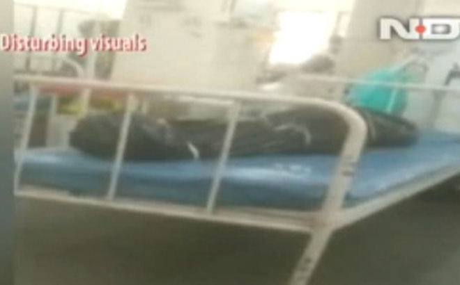 Ấn Độ: Bệnh nhân Covid-19 nằm cạnh người chết trong bệnh viện-1