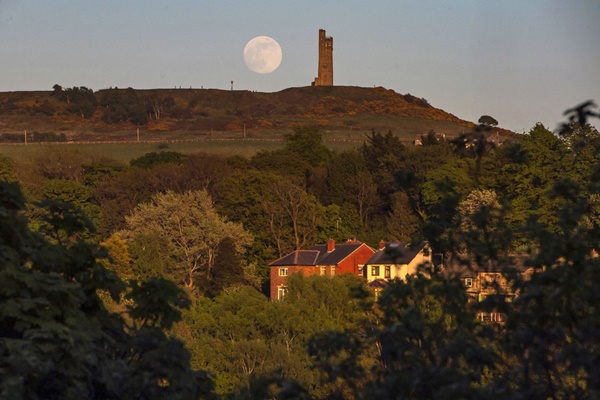 Ảnh chụp siêu Trăng hoa cuối cùng của năm 2020 trên toàn thế giới-5