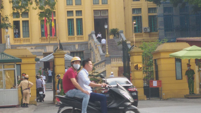 Người thân của tử tù Hồ Duy Hải nóng lòng chờ phán quyết phiên Giám đốc thẩm trong chiều nay-1