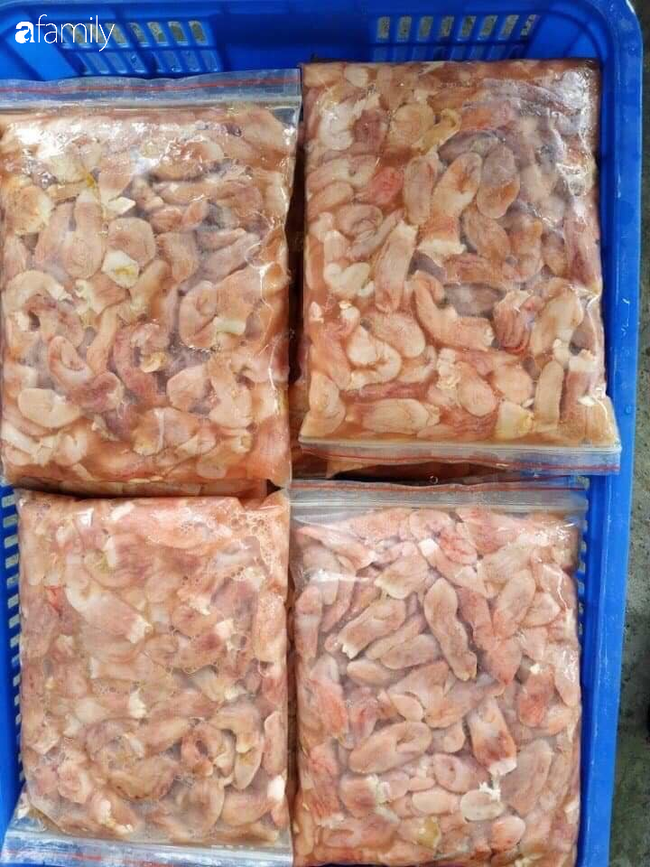 Bao tử cá ba sa tươi ngon giòn sần sật, giá 89 ngàn đồng/kg được nhiều bà nội trợ mua xào, nướng, nhúng lẩu, tiểu thương ngày bán cả nửa tạ-1