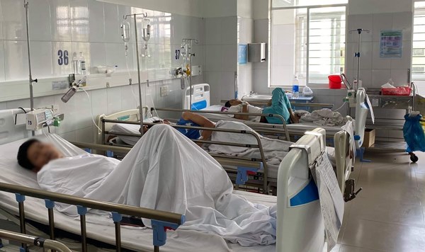 NÓNG: 135 người ở Đà Nẵng nhập viện nghi do ngộ độc thực phẩm-1
