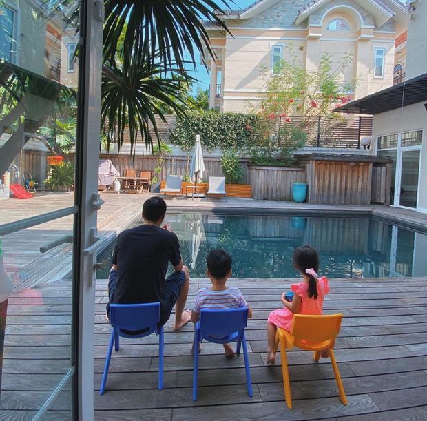 Đọ biệt thự nhà chồng dàn mỹ nhân Vbiz: Lan Khuê như ở cung điện, biệt thự vợ chồng Hà Tăng lên sóng truyền hình KBS-30