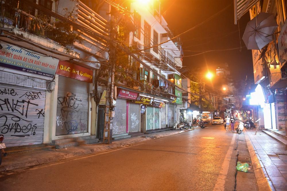 Hàng quán phố cổ thi nhau sang nhượng, Tạ Hiện cũng chung cảnh đìu hiu-9