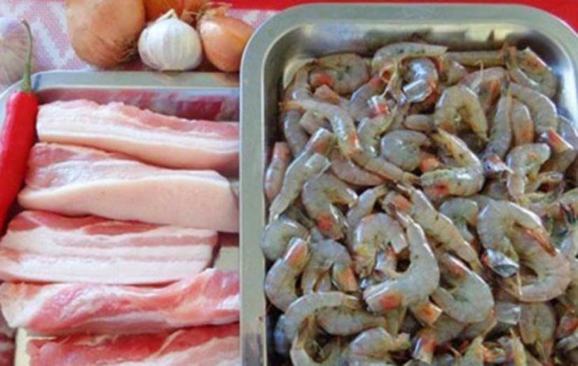 Thử rang tôm theo quy trình đảo ngược, đảm bảo bên trong thấm vị, vỏ ngoài giòn tan, hao cơm vô cùng-1