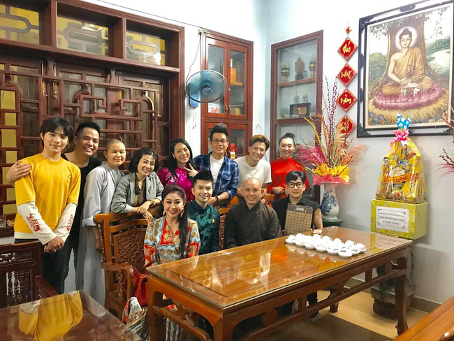 Rơi nước mắt khi nhìn lại những hình ảnh chưa từng công bố của cố diễn viên Mai Phương: Ngày này năm ngoái còn cười tươi vậy mà!-4