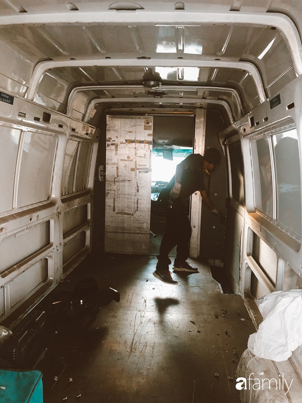 Ấp ủ ước mơ du mục, cô gái Việt cùng chồng cải tạo xe vận chuyển cũ thành ngôi nhà di động đẹp đến khó tin-4