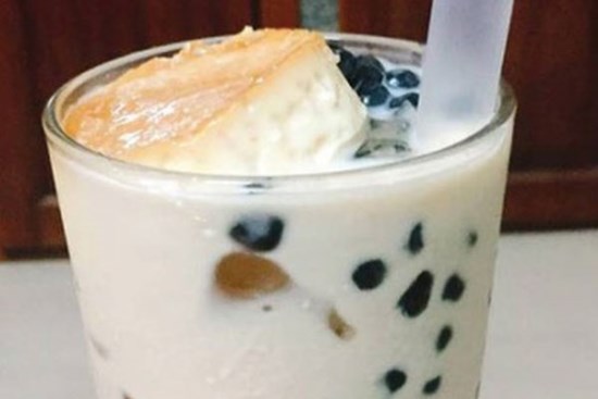 Vợ đêm nào cũng nói mê sảng thèm trà sữa, chồng