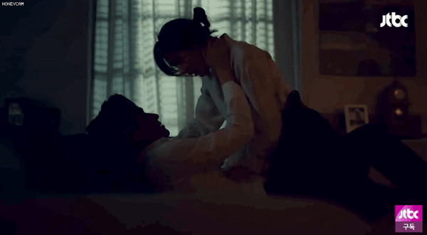 Con trai chứng kiến cảnh bố mẹ đã ly hôn lại quấn lấy nhau, khán giả Thế Giới Hôn Nhân nổi điên vì biên kịch đi xa quá rồi!-1