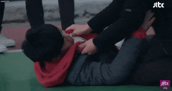 Con trai chứng kiến cảnh bố mẹ đã ly hôn lại quấn lấy nhau, khán giả Thế Giới Hôn Nhân nổi điên vì biên kịch đi xa quá rồi!-3