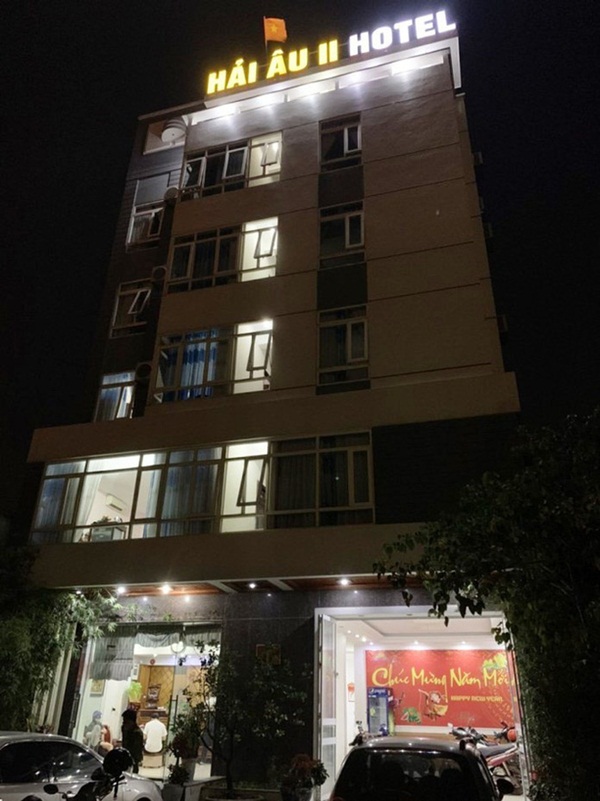 Tú ông điều 4 chân dài bán dâm cho khách giá 500.000 đồng/lượt, bị khởi tố-2