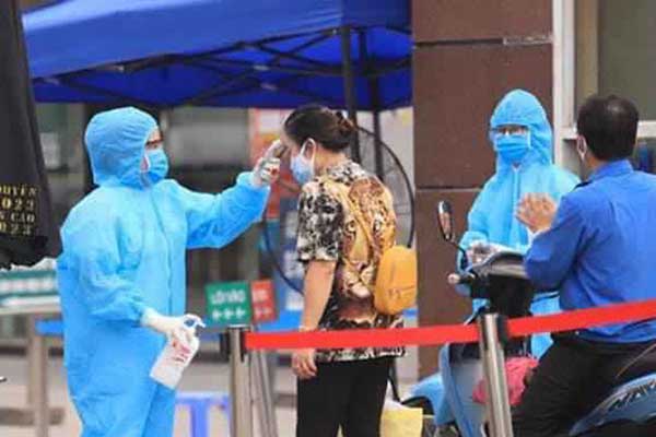 Bệnh viện Bạch Mai lên tiếng sau vụ việc hàng loạt nhân viên bị sa thải-5