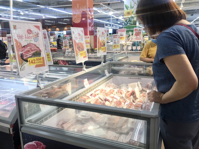 Nhộn nhịp mua bán thịt lợn nhập khẩu trên mạng vì giá rẻ-1