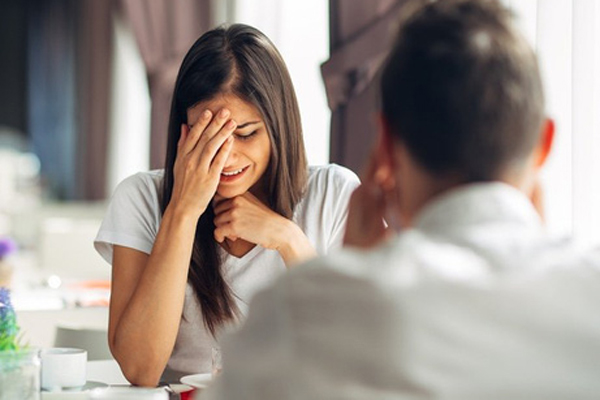 Được giám đốc ưu ái, tôi cứ ngỡ mình làm tốt cho đến đêm mưa gió thấy sếp giằng co với chồng tôi trước cửa nhà-3