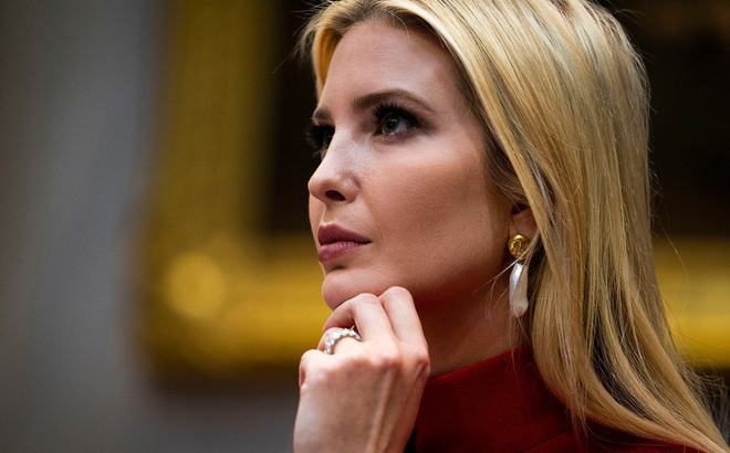 Thư ký riêng con gái ông Trump mắc COVID-19-1