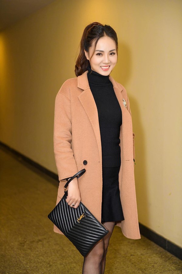 Bạn gái kém 15 tuổi của NSND Công Lý xinh như Hoa hậu, diện toàn hàng hiệu đắt đỏ-5