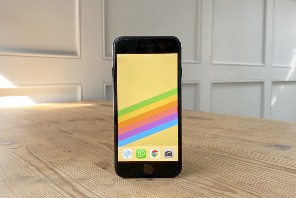 Cách xem tỉ lệ phần trăm pin còn lại trên iPhone SE 2020-1