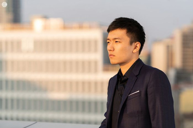 Thấy vợ ngày càng ốm o hốc hác, tôi theo dõi rồi chết lặng khi đọc những dòng chữ trong cuốn sổ đen em giấu dưới đáy tủ quần áo-1