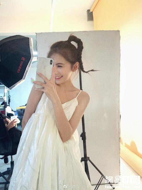 Sau khi phũ tình cũ đang ngoại tình với chủ tịch Taobao, thiếu gia thị phi Vương Tư Thông bị dân mạng chế giễu khi lộ ảnh tình tứ cùng tình mới-5