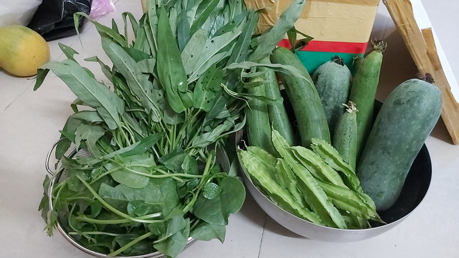 Mẹ gửi hộp trứng từ quê lên, tờ giấy nhắn bên trong chỉ có một câu nhưng ai đọc cũng xúc động-5