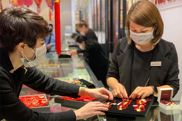 Giá vàng hôm nay 12/5: Chờ động thái từ Mỹ, ngược chiều tăng mạnh-2