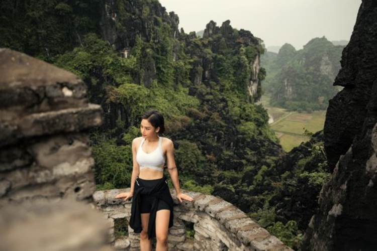 Miu Lê gia nhập hội mỹ nhân sở hữu vòng eo con kiến nhờ ăn cơm-11