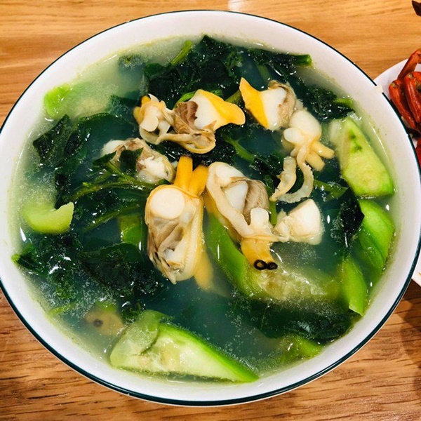 Chiều vợ có số má như Shark Hưng, là doanh nhân có tiếng vẫn tự tay làm bánh sinh nhật cho bà xã, nhìn thành quả ai cũng bất ngờ-5