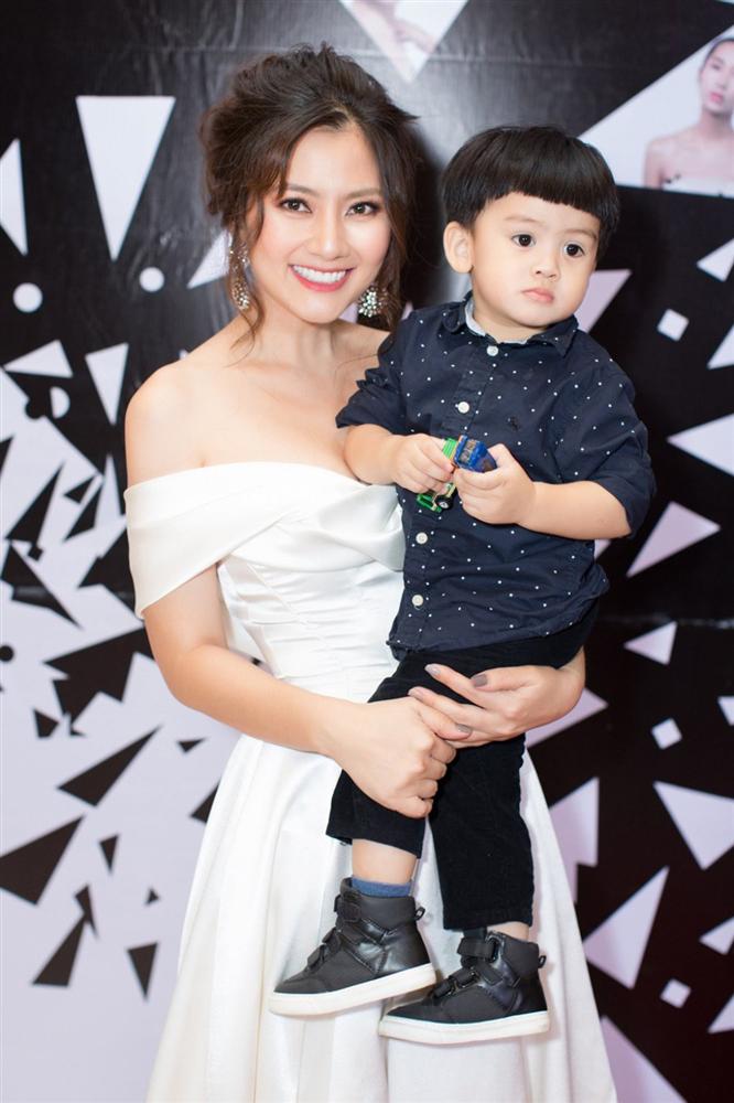 Những bà mẹ đơn thân có cách dạy con đáng ngưỡng mộ: Thu Quỳnh quyết không làm bố, Thân Thúy Hà không ngại nói chuyện người lớn với con trai-15