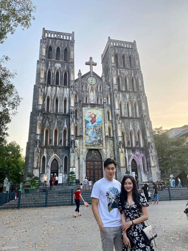 Người ấy là ai?: Alan Phạm bay ra Hà Nội hẹn hò với Thanh Quỳnh, fan dự đoán điều thú vị về chiếc váy của nữ chính-3