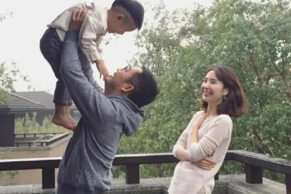 Gần 1 tháng sau khi bị vợ chủ tịch Taobao tố cướp chồng, kẻ thứ 3 hot nhất MXH Trung Quốc ngầm thông báo bị mắc bệnh tâm lý-2