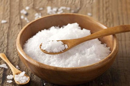 Hóa ra đây là lý do mà nhiều người rắc muối quanh nhà